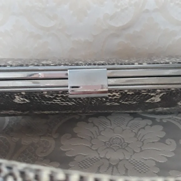 Vintage 1960's snakeskin evening purse - Picture 6 of 11